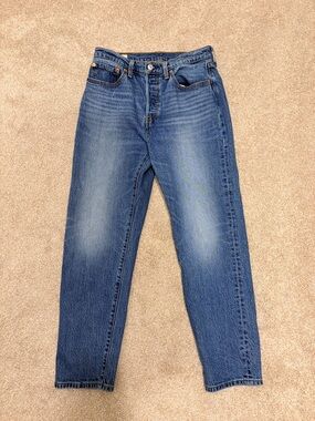 Levi's Women's Medium Blue 501 straight leg jeans